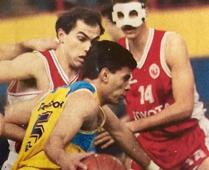 Επική ανάρτηση Ελληνιάδη για… Κορωνιό και μάσκες (pic)