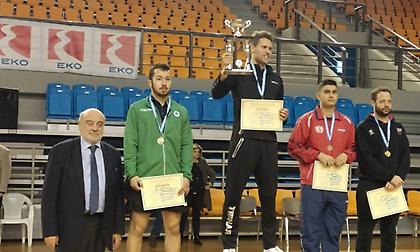 O Αγγελάκης στους άνδρες και η Ζαβιτσάνου στις γυναίκες πρωταθλητές Ελλάδας στο πινγκ πονγκ