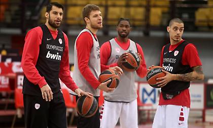 Ζέρβας: «Τελευταία ευκαιρία το ντέρμπι για τον Ολυμπιακό»