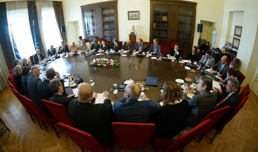 Τους πρέσβεις των κρατών μελών της ΕΕ ενημερώνει ο Νίκος Δένδιας