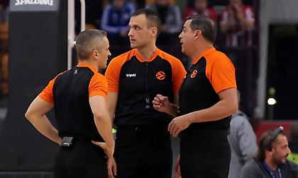 Μόνο για πυρσούς και χρήση λέιζερ έγραψαν στο φύλλο αγώνα οι διαιτητές του ΣΕΦ