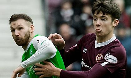 Τριάρα στην «αιώνια» αντίπαλο και «ανάσα» για Χαρτς