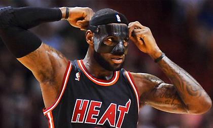 NBA: Όταν ο… μασκοφόρος ΛεΜπρόν Τζέιμς έκανε ρεκόρ καριέρας!