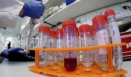 Στα 85 ανέβηκαν τα κρούσματα κορωνοϊού στο Ηνωμένο Βασίλειο