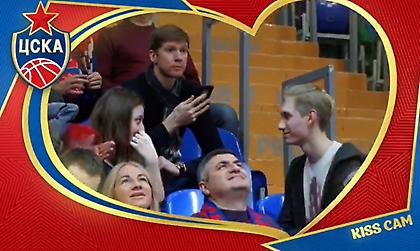 Πρόταση γάμου στο ΤΣΣΚΑ-Ζενίτ (video)