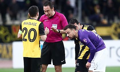 Με καθυστέρηση 25 λεπτών το δεύτερο ημίχρονο του ΑΕΚ-Άρης λόγω έντασης στα αποδυτήρια