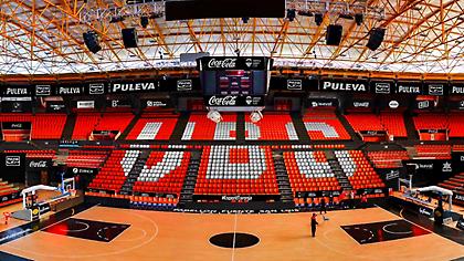 Κεκλεισμένων των θυρών το Βαλένθια-Αρμάνι