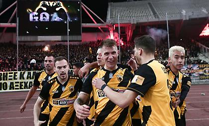 Γκολ, ξύλο και μικρό προβάδισμα για τον τελικό η ΑΕΚ!