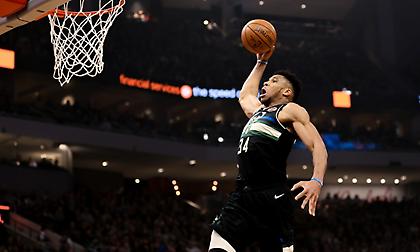 Με τρομερό Γιάννη προελαύνουν οι Μπακς