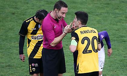 Μόνο οι διαιτητές κράτησαν την ΑΕΚ μακριά από καθαρό προβάδισμα πρόκρισης