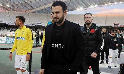 Τσακίρης: «Δεν καταλαβαίνω τι ήθελε στα αποδυτήρια με… φουσκωτούς ο Καρυπίδης»