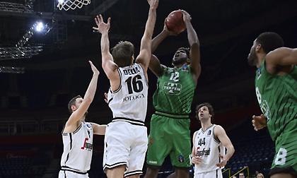 Έριξε κατοστάρα στην Νταρουσάφακα και πέρασε προημιτελικά η Βίρτους