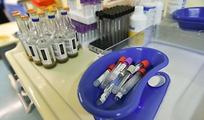 Διασωληνωμένος ο 66χρονος στο Ρίο-Πως νόσησαν οι 3 από επαφές