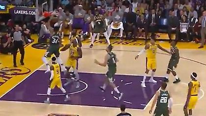 «Τυφώνας» Γιάννης έπληξε τον Χάουαρντ (video)