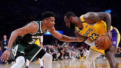 Πάλεψε ο Γιάννης, αλλά οι Μπακς ηττήθηκαν από τους Λέικερς