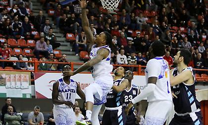 Βήμα παραμονής από τη Λάρισα και «φωνές» από τον Κολοσσό