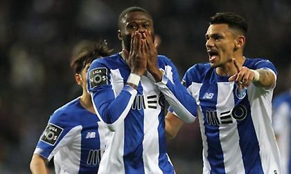 Δεν δέχτηκε το «δώρο» η Πόρτο, αλλά έμεινε στην κορυφή