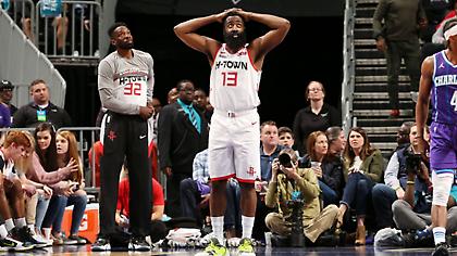 Ο σπίκερ πανηγύρισε το δέκατο λάθος του Χάρντεν (video)