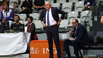 Ομπράντοβιτς: «Εμφάνιση ντροπή, οι παίκτες μου είναι στον κόσμο τους!»