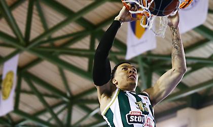 Θεαματικό κάρφωμα του Γουάιλι!