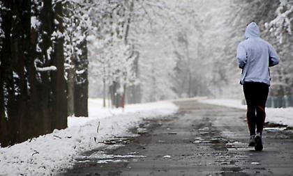 Γιατί σας πιάνει φαγούρα στα πόδια μετά από τρέξιμο στο κρύο;