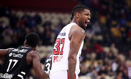 Ευχές Ολυμπιακού στον Οκτάβιους Έλις (pic)