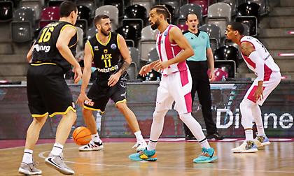 «Σκούπισε» τη Βόννη και πέρασε στα προημιτελικά η ΑΕΚ!