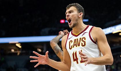 Ο ιδανικός σέντερ για ΠΑΟ-Ολυμπιακό: Γυρίζει από το NBA ο «Baby Shaq»!