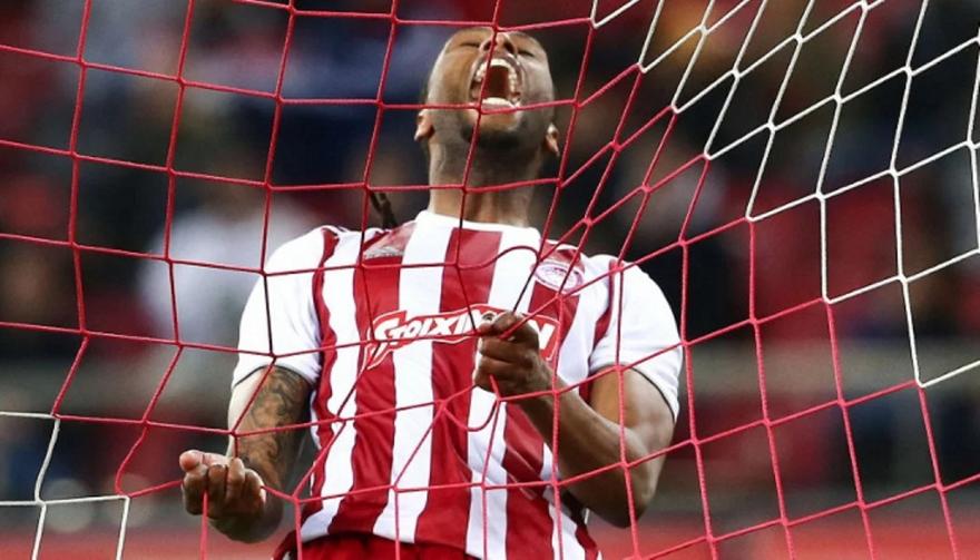 Έξαλλος ο Σεμέδο με το «κράξιμο»