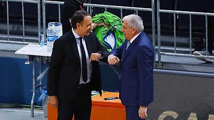 Ενοχλημένος ο Ομπράντοβιτς: «Δύσκολο να μιλάμε για μπάσκετ τώρα»