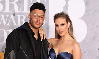 Το έριξαν στο χορό ο Οξλέιντ-Τσάμπερλεϊν και η σύντροφός του (video)