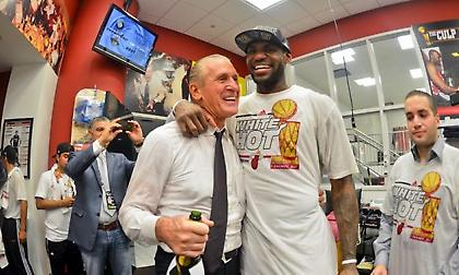 ΛεΜπρόν για Πατ Ράιλι: «Σκεφτόμουν ότι αν χάναμε από τους Σέλτικς το 2012, θα με είχε διώξει»!