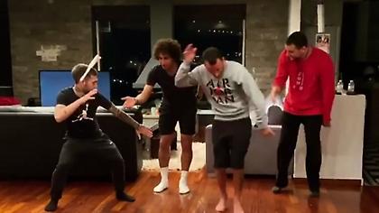 Το απόλυτο χορευτικό «Μένουμε σπίτι» από τον Ουάρντα! (video)