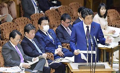 Πρωθυπουργός Ιαπωνίας: «Ίσως πρέπει να εξεταστεί η αναβολή των Ολυμπιακών Αγώνων»