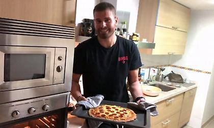 Μπόγρης: Παρέδωσε μαθήματα… πίτσας! (video)