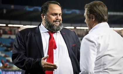 Τα δύο «δώρα» του Μαρινάκη στον Μαρτίνς, αν παραμείνει στον Ολυμπιακό!