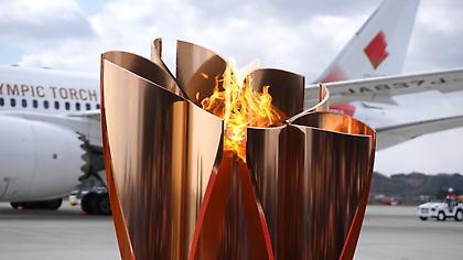 Μέσα σε φανάρι και με όχημα η μεταφορά της Φλόγας στην Ιαπωνία