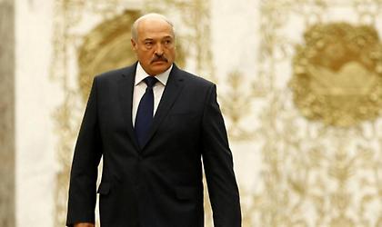 Στην «τελευταία δικτατορία της Ευρώπης» ο κορωνοϊός γιατρεύεται με βότκα, σάουνα και ποδόσφαιρο!