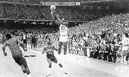 Σαν σήμερα ο Τζόρνταν χάρισε τον τίτλο στο North Carolina (vids)