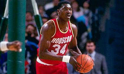 Σαν σήμερα πριν από 30 χρόνια το quadruple-double του σπουδαίου Ολάζουον (video)