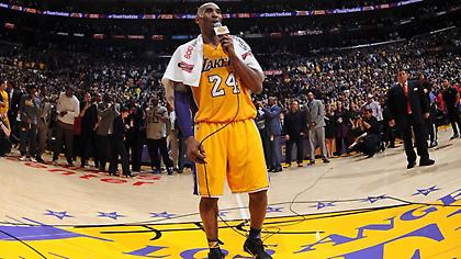 Πουλήθηκε 33.000 δολάρια η πετσέτα από το τελευταίο παιχνίδι του Κόμπι