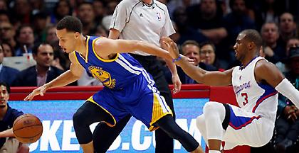 Σαν σήμερα: Όταν ο Κάρι μοίρασε… σακούλες στον Πολ (video)