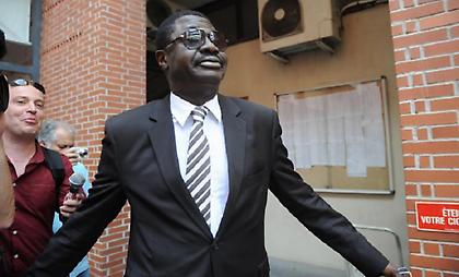 Διασωληνωμένος ο Πάπε Ντιούφ – Δίνει μάχη με τον κορωνοϊό