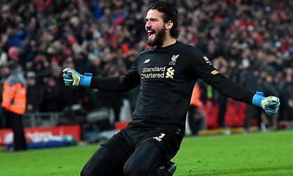 Πέτυχε τη… σοφίτα και πανηγύρισε σαν Ρονάλντο ο Άλισον (video)