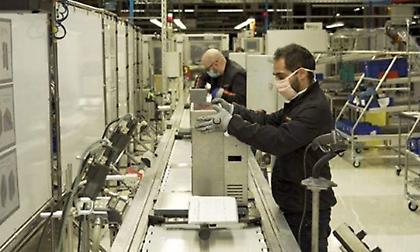 Από την παραγωγή αυτοκινήτων στην παραγωγή αναπνευστήρων