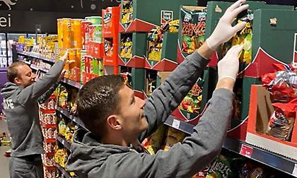 Παίκτες της Βόλφσμπουργκ έπιασαν δουλειά… σε super market!