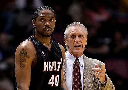 Χάσλεμ: «Ο Ράιλι έκανε χειρουργείο επειδή είχε κλωτσήσει μια πόρτα στα αποδυτήρια»