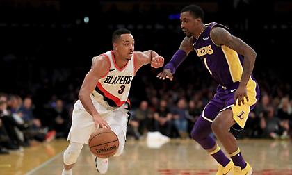 ΜακΚόλουμ κατά ιδιοκτητών: «Έχουν δισεκατομμύρια και δεν μπορούν να πληρώσουν τους υπαλλήλους τους;»