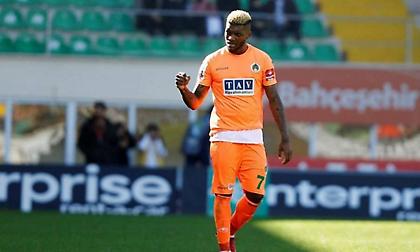 «Στη λίστα του Ολυμπιακού ο Ζούνιορ Φερνάντες»