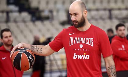 Ο Σπανούλης ζωγραφίζει με τα παιδιά του (video)